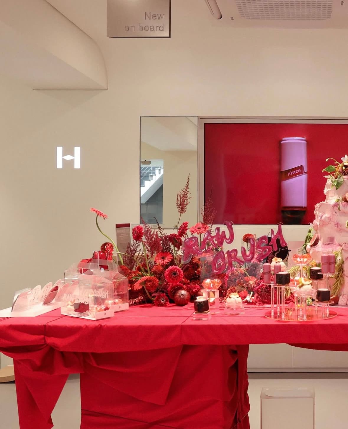 hince 聖水 gallery 3