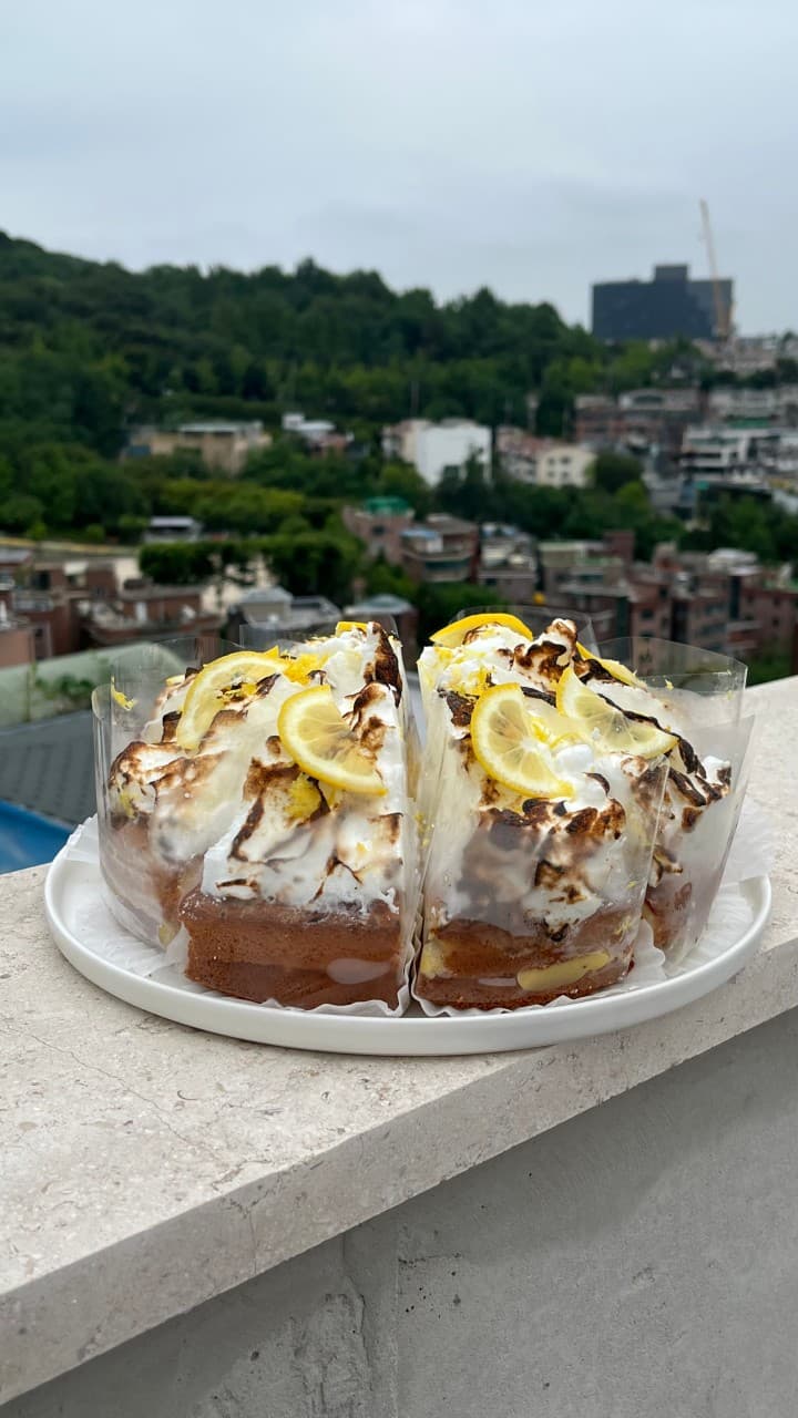 手作りケーキ (Handmade Cake)