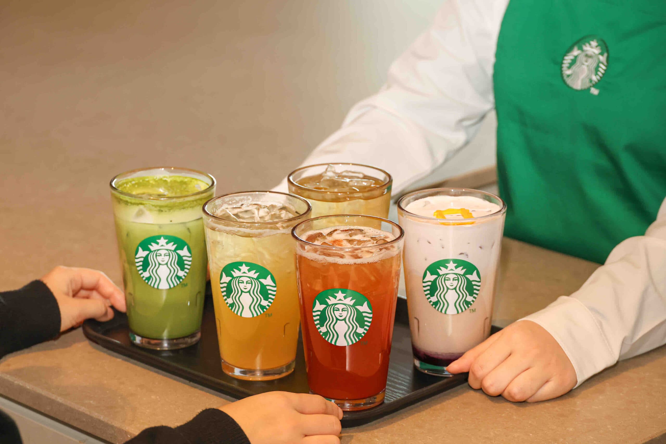 20代が選ぶスタバの新定番　コーヒーより〇〇派が急増中 !