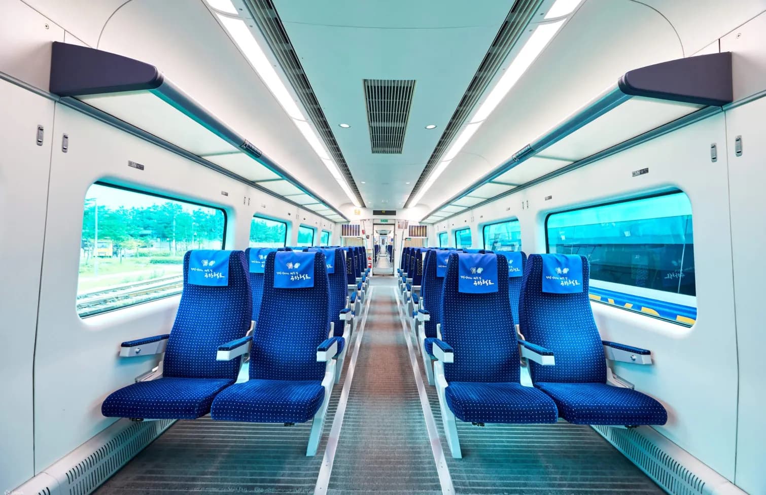 ノンストップの「直通列車」は、オレンジが目印になります