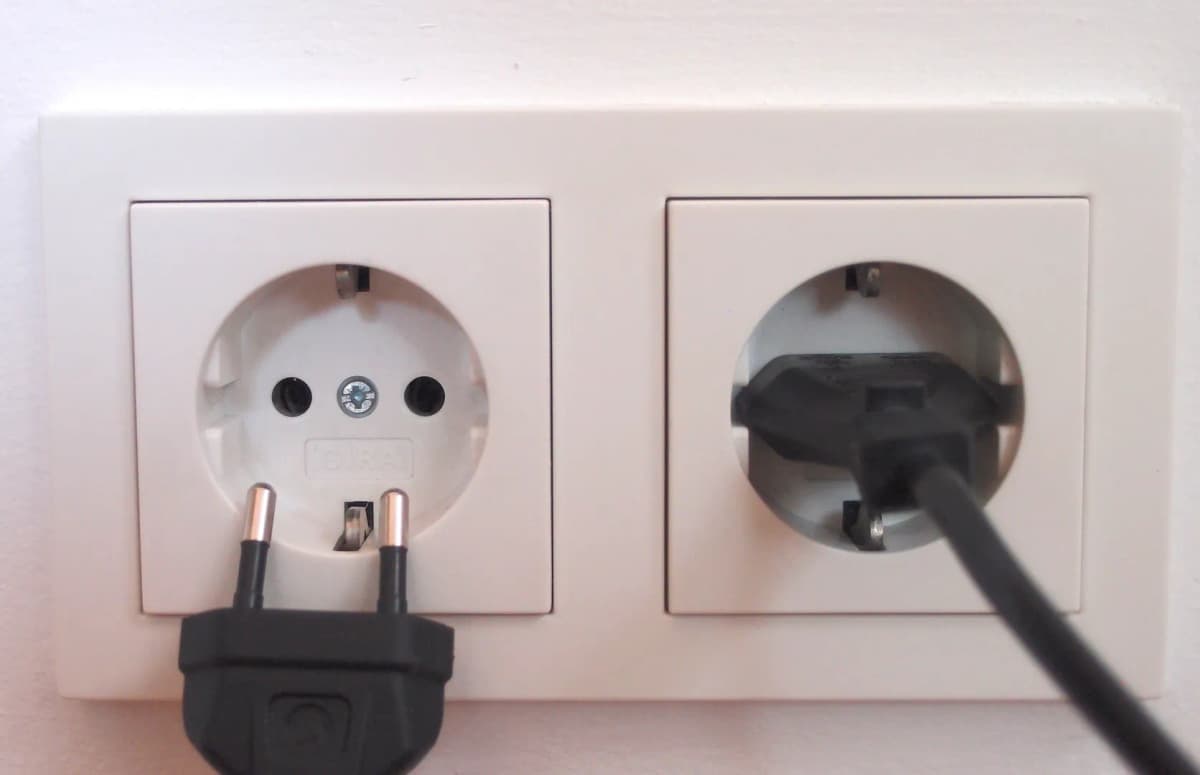 日本と韓国は電圧が違う !