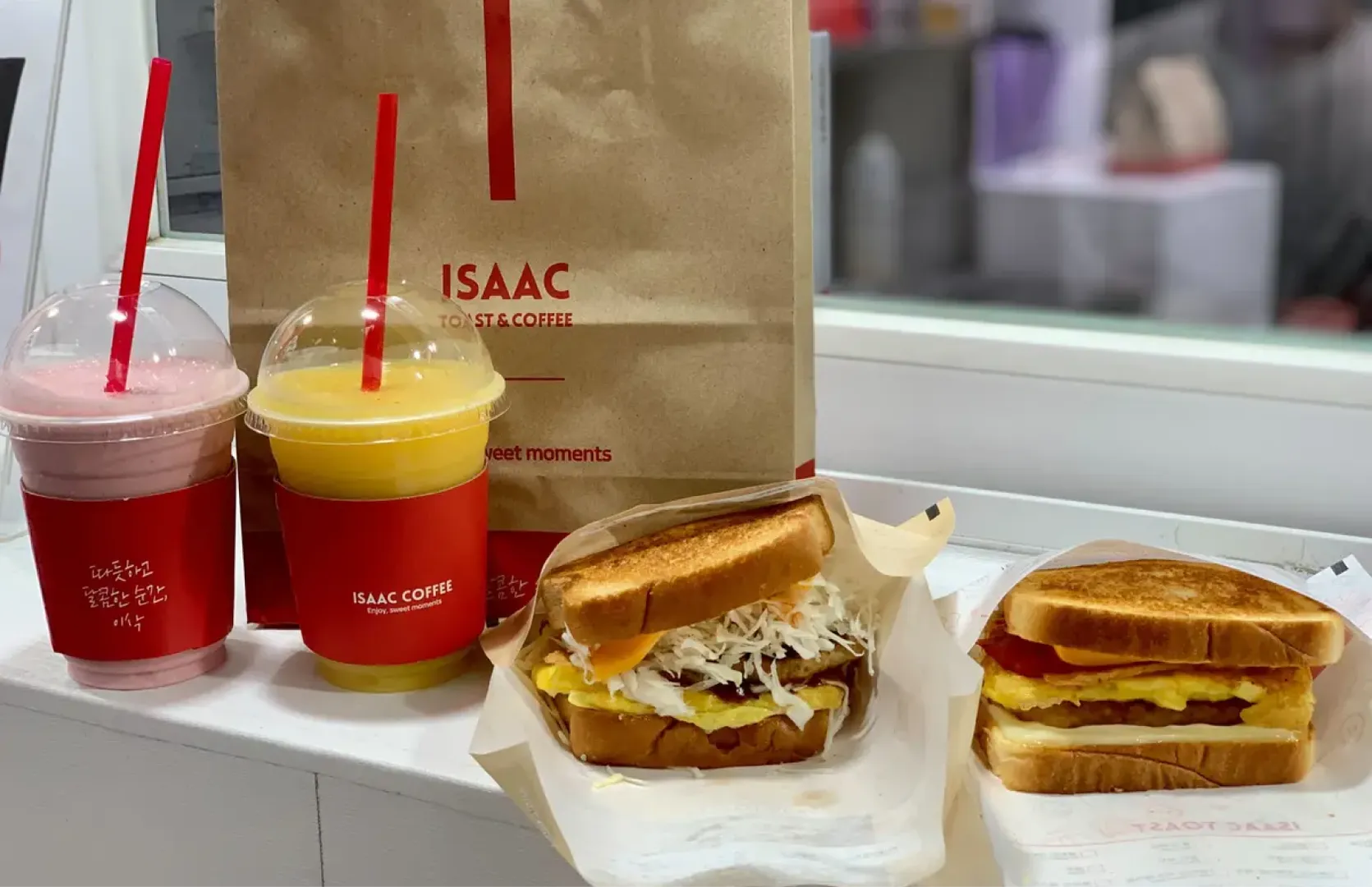 フルーツジュースは、いちご・マンゴー・キウイなど種類も豊富 !