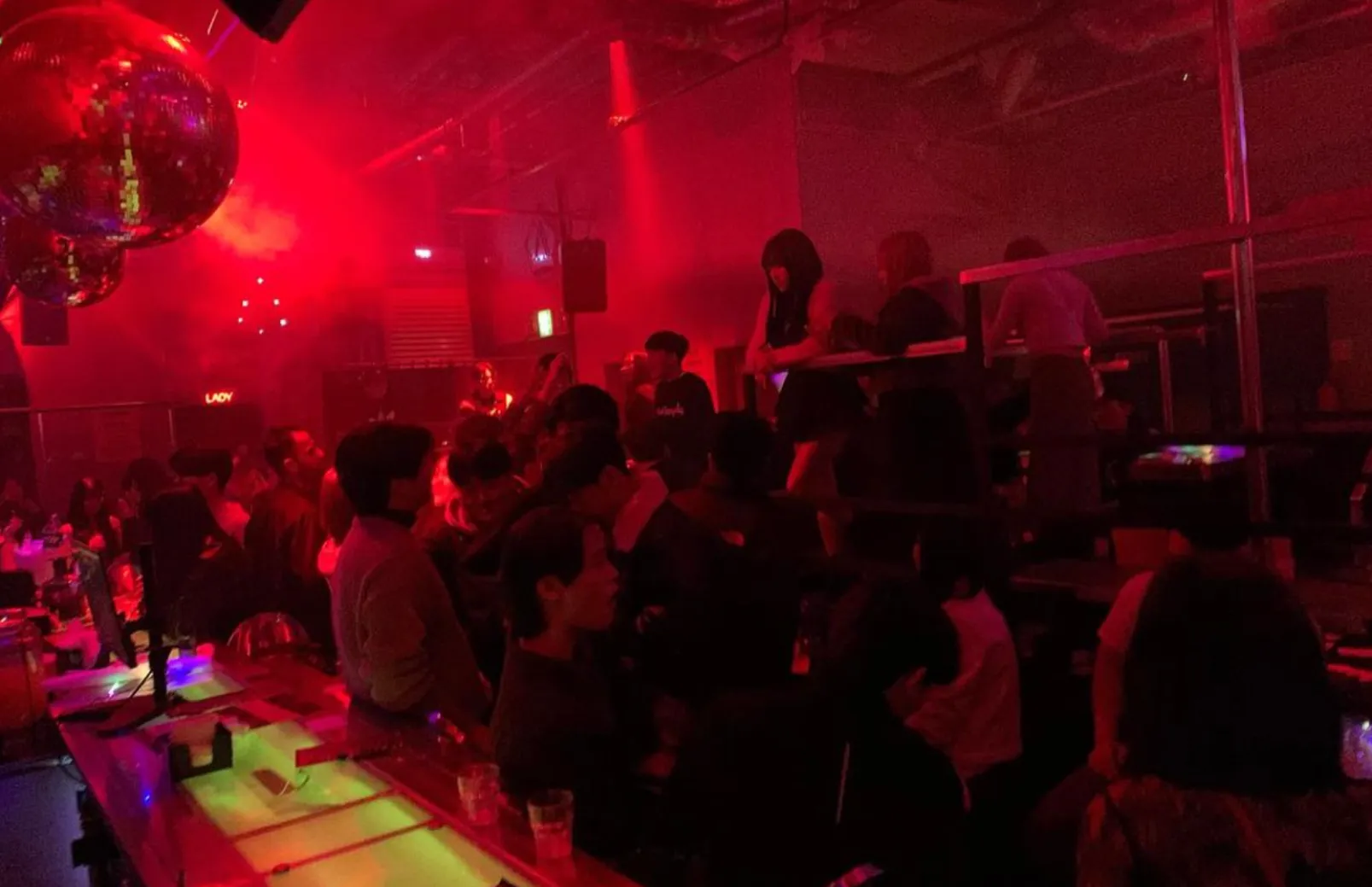 弘大にある若者向けのクラブ