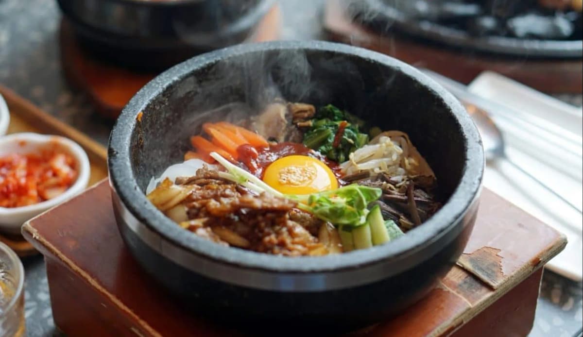 本場の韓国料理を楽しむ
