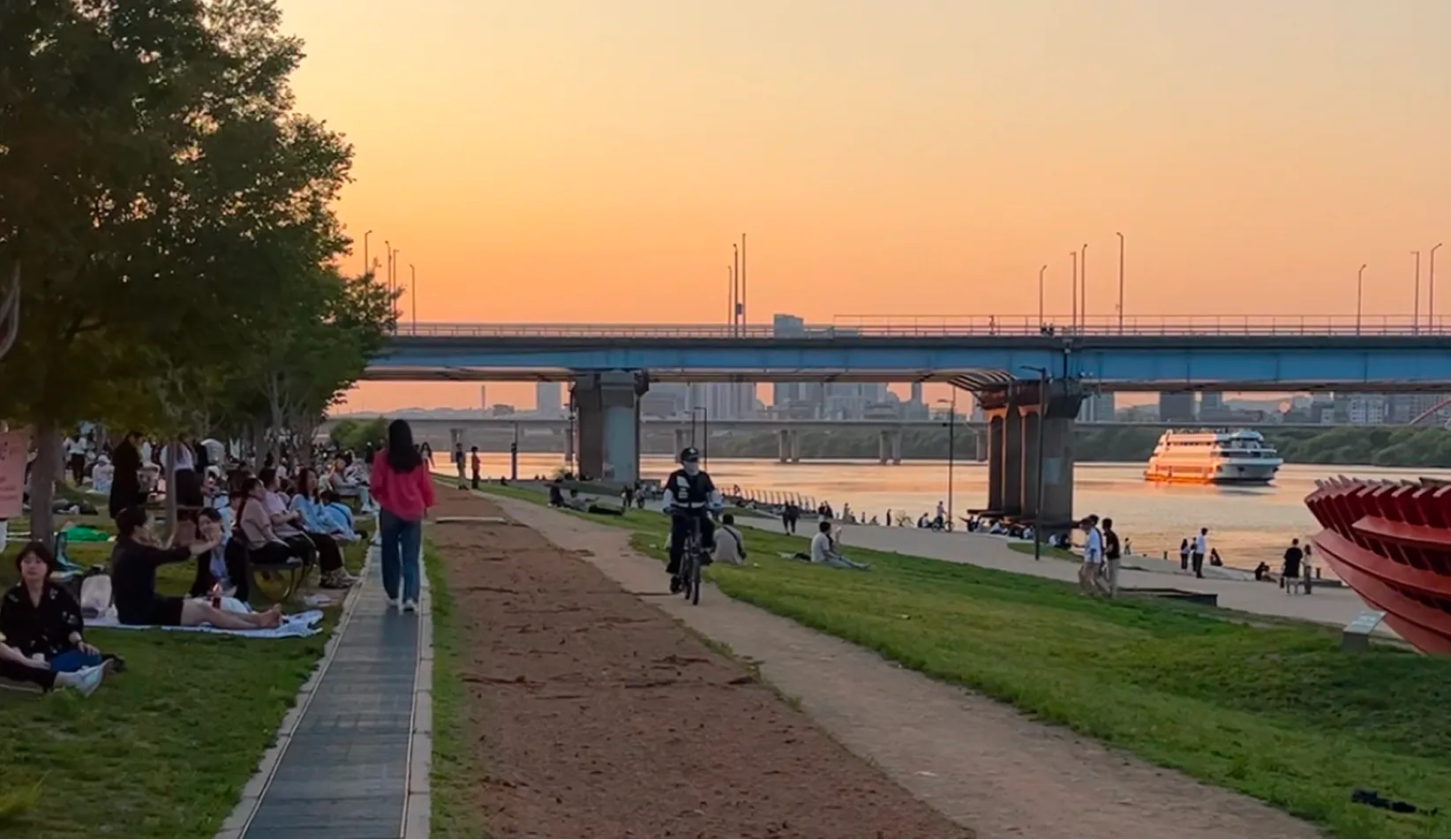 韓国人が一番よく行くスポットはここ ! 土日はたくさんの人がヒーリングに訪れるよ😁