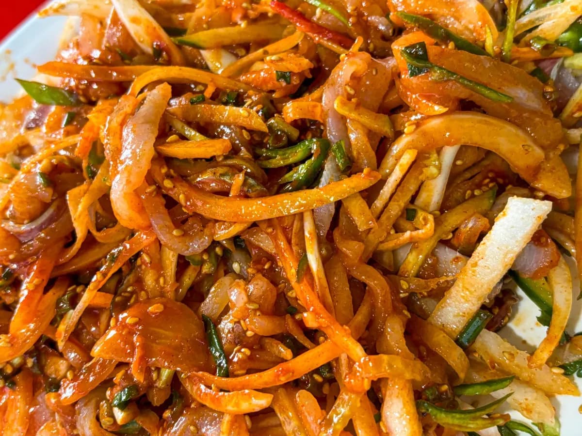 そのまま食べてもよし、韓国海苔に巻いて食べてもよし