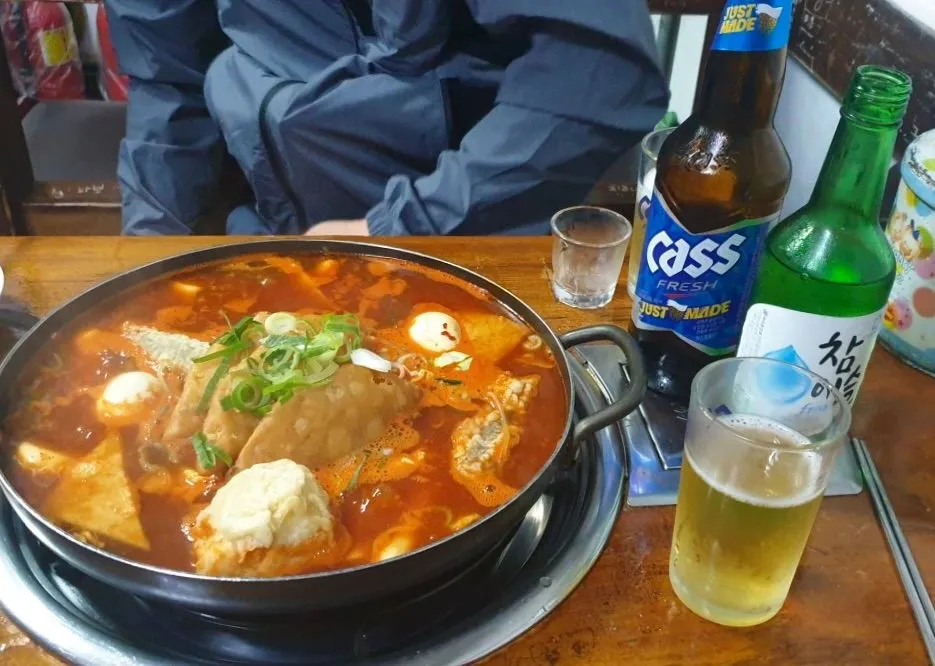 昼飲みにも人気のお店