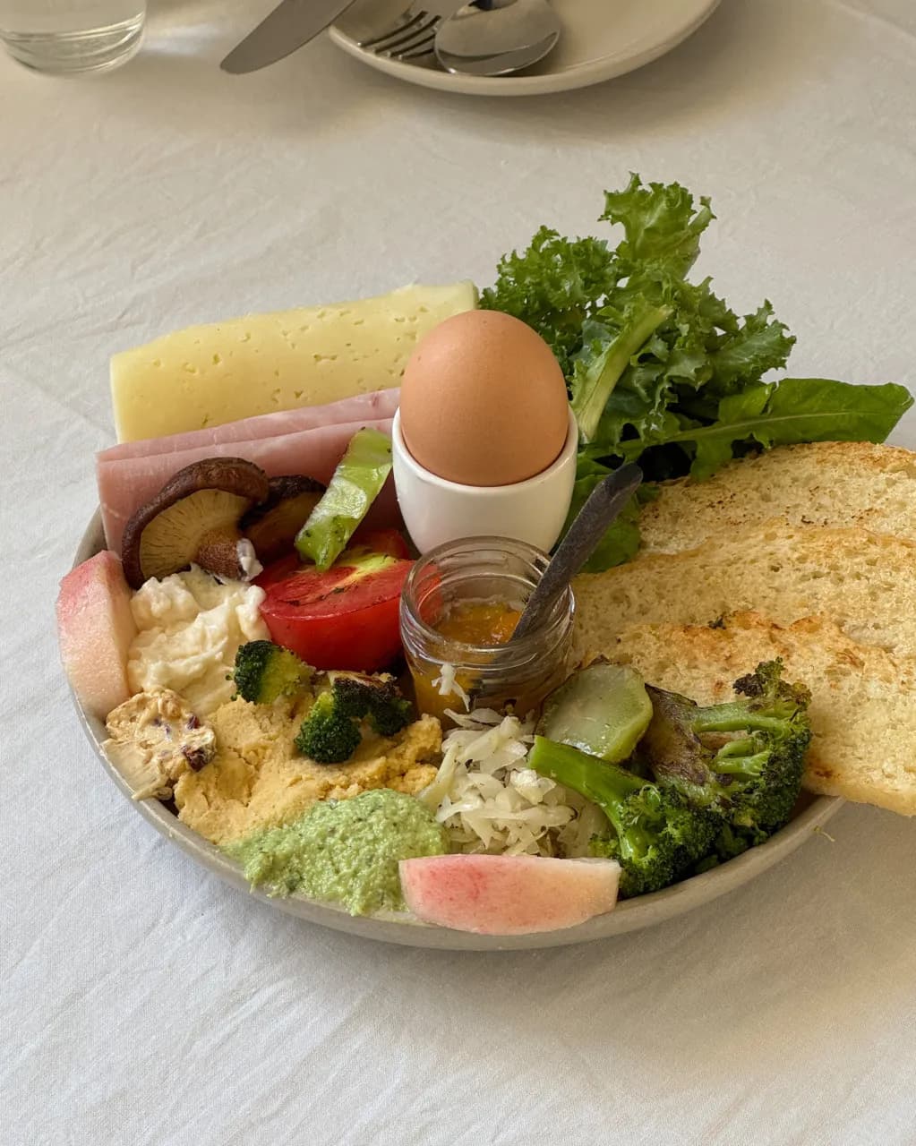 斬新で高級感のある味わいの「フルーティーブランチ」