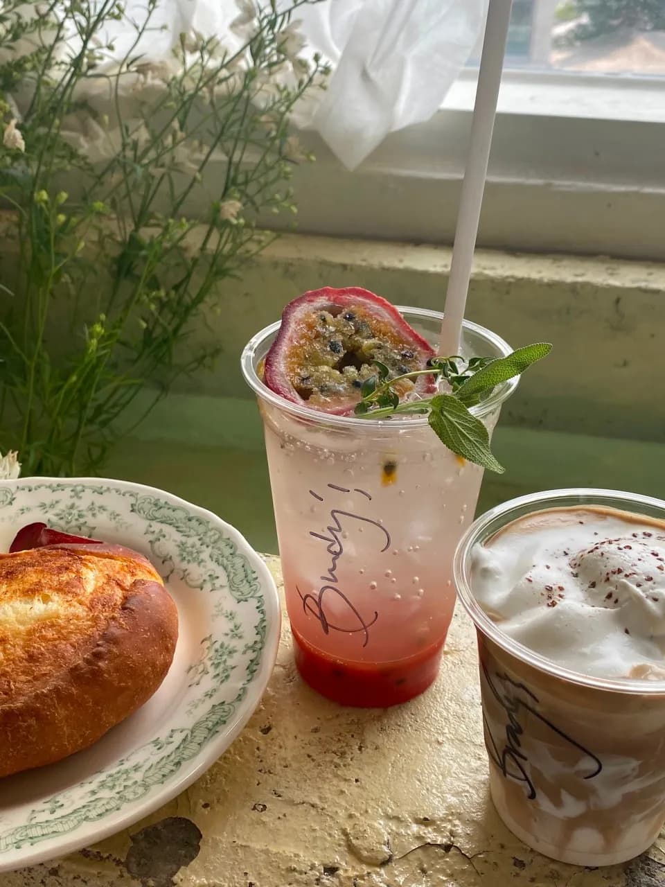 1人1ドリンクの注文が必須