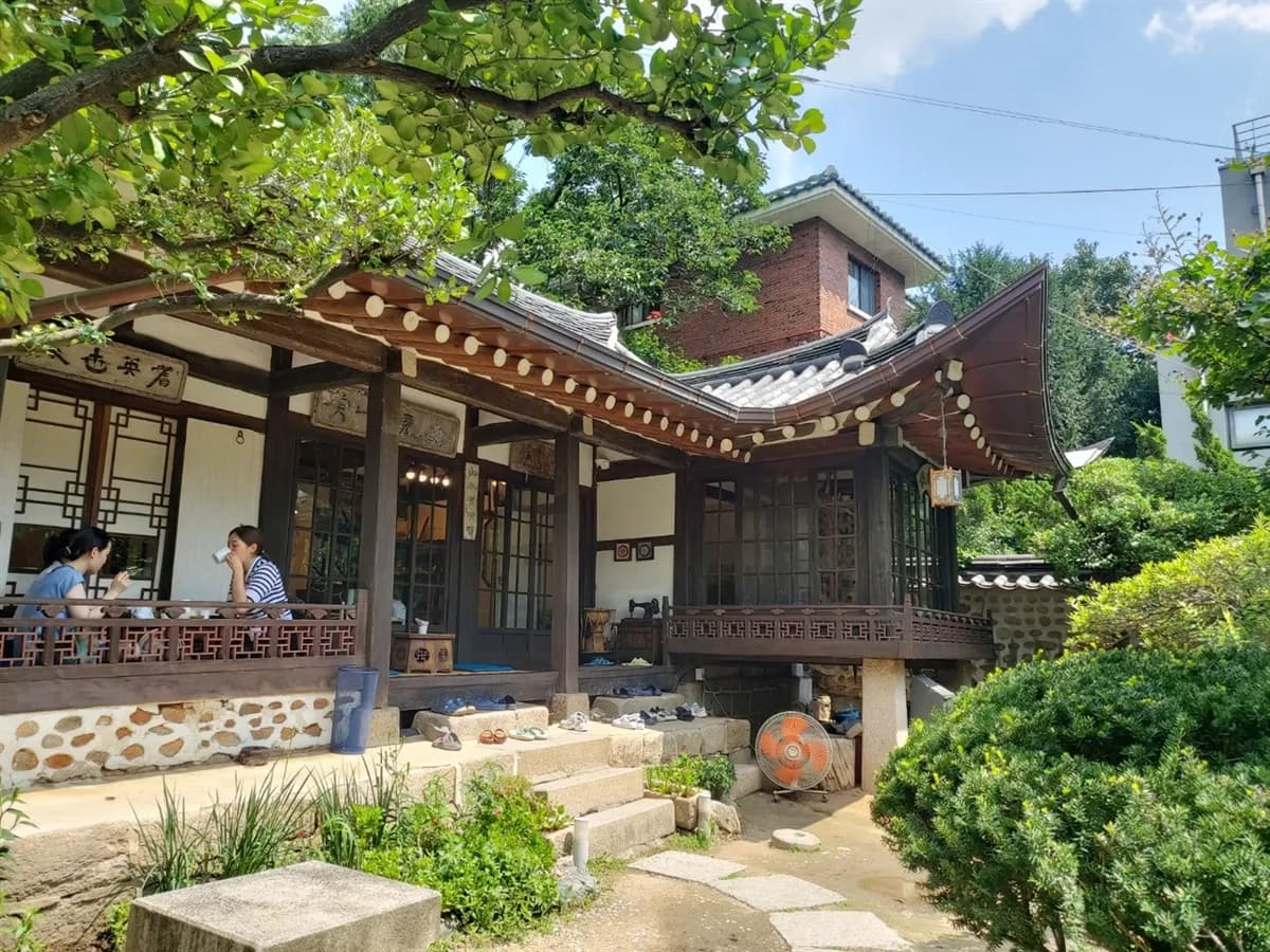 作家が暮らした韓屋で味わう非日常