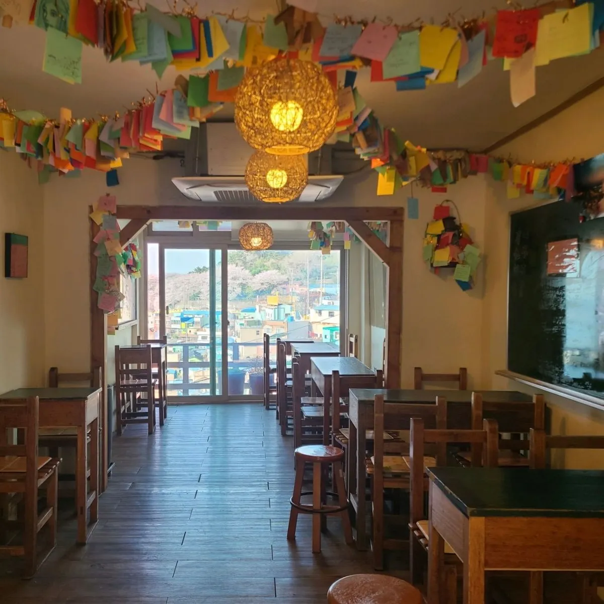 レトロでノスタルジックな雰囲気が人気