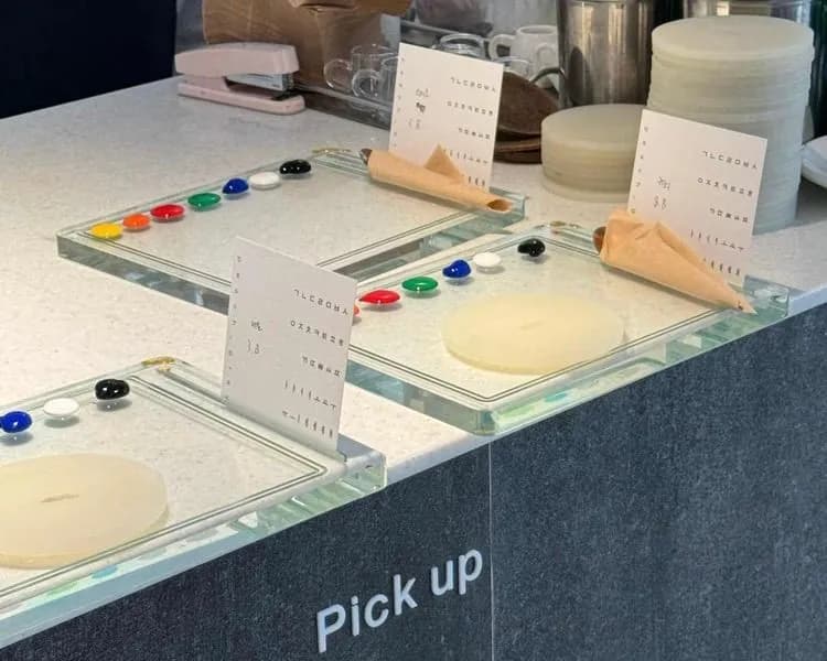 紙は厚めで滲みにくいため、初心者にもおすすめ