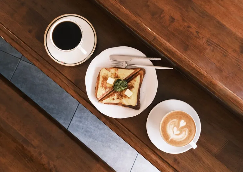 本日のコーヒー & バジルトーストセット