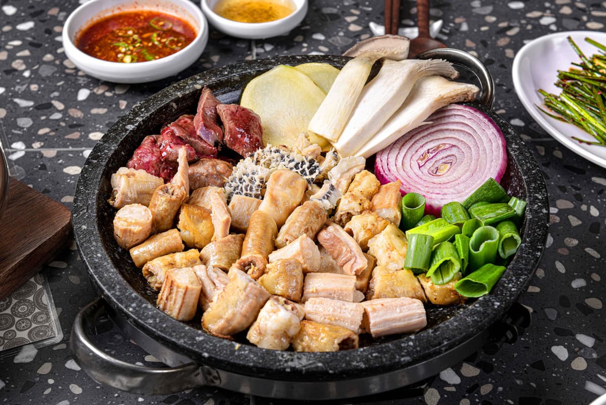 韓牛ホルモン盛り合わせ