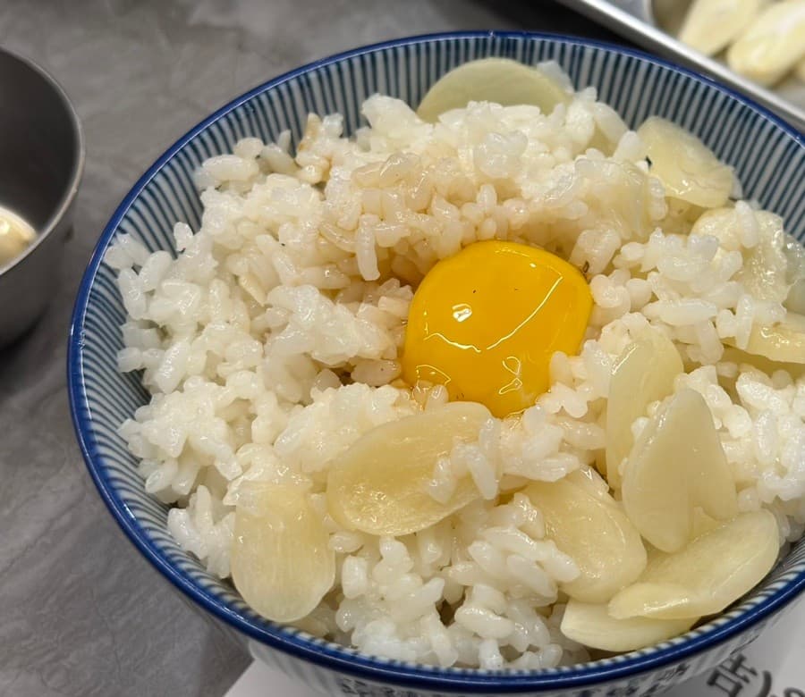 絶対に食べるべき「ガーリックライス」