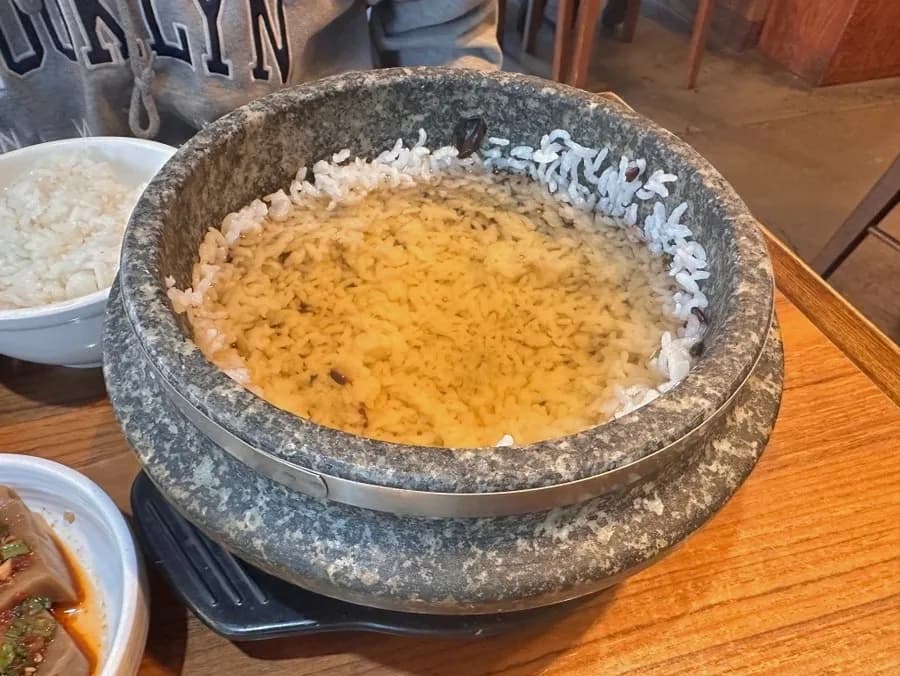 釜炊きご飯で「おこげ湯」まで楽しめる