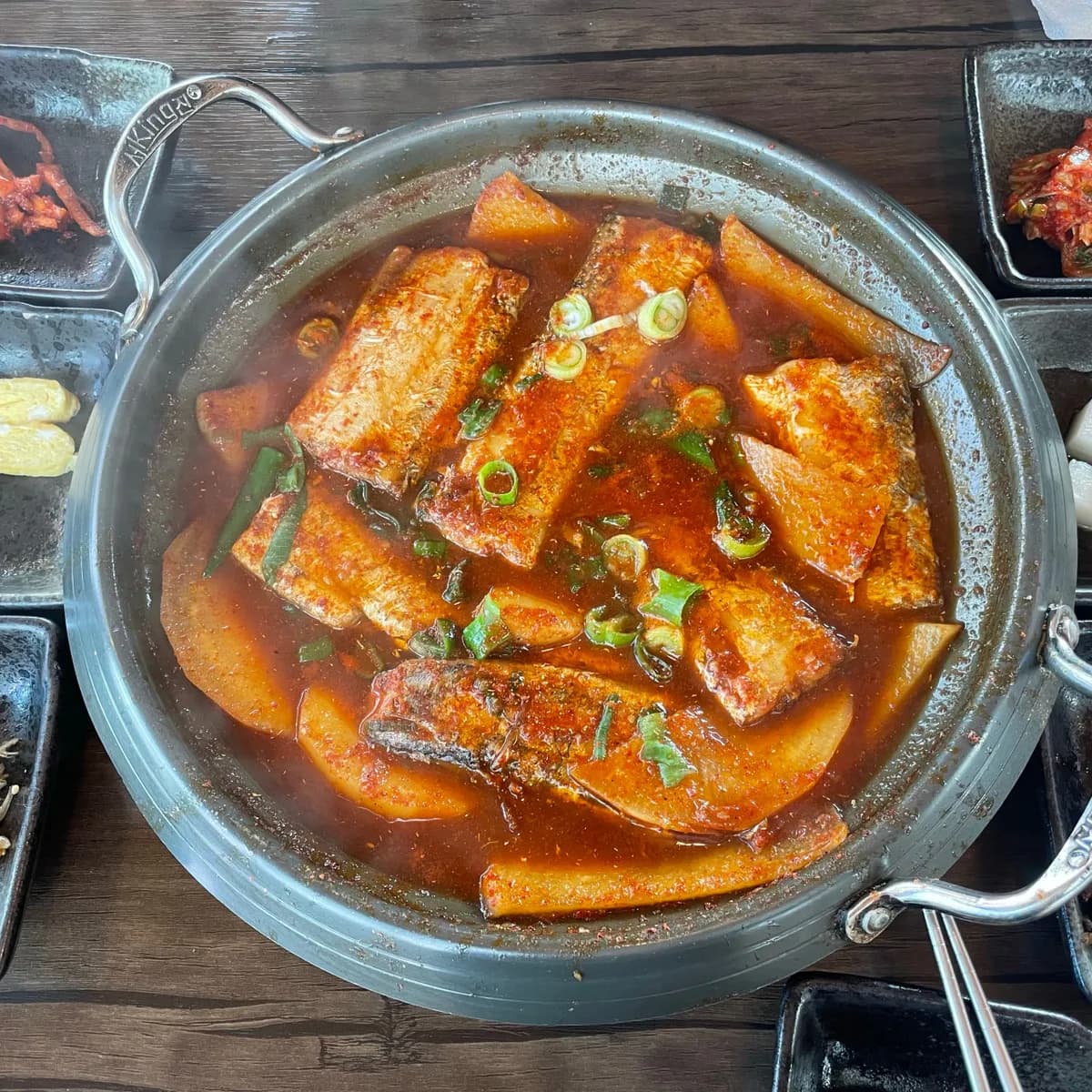 代表メニューの「タチウオの煮付け」