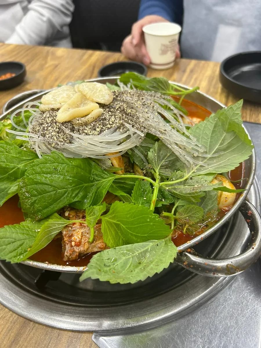 具沢山で旨みたっぷりの「カムジャタン」