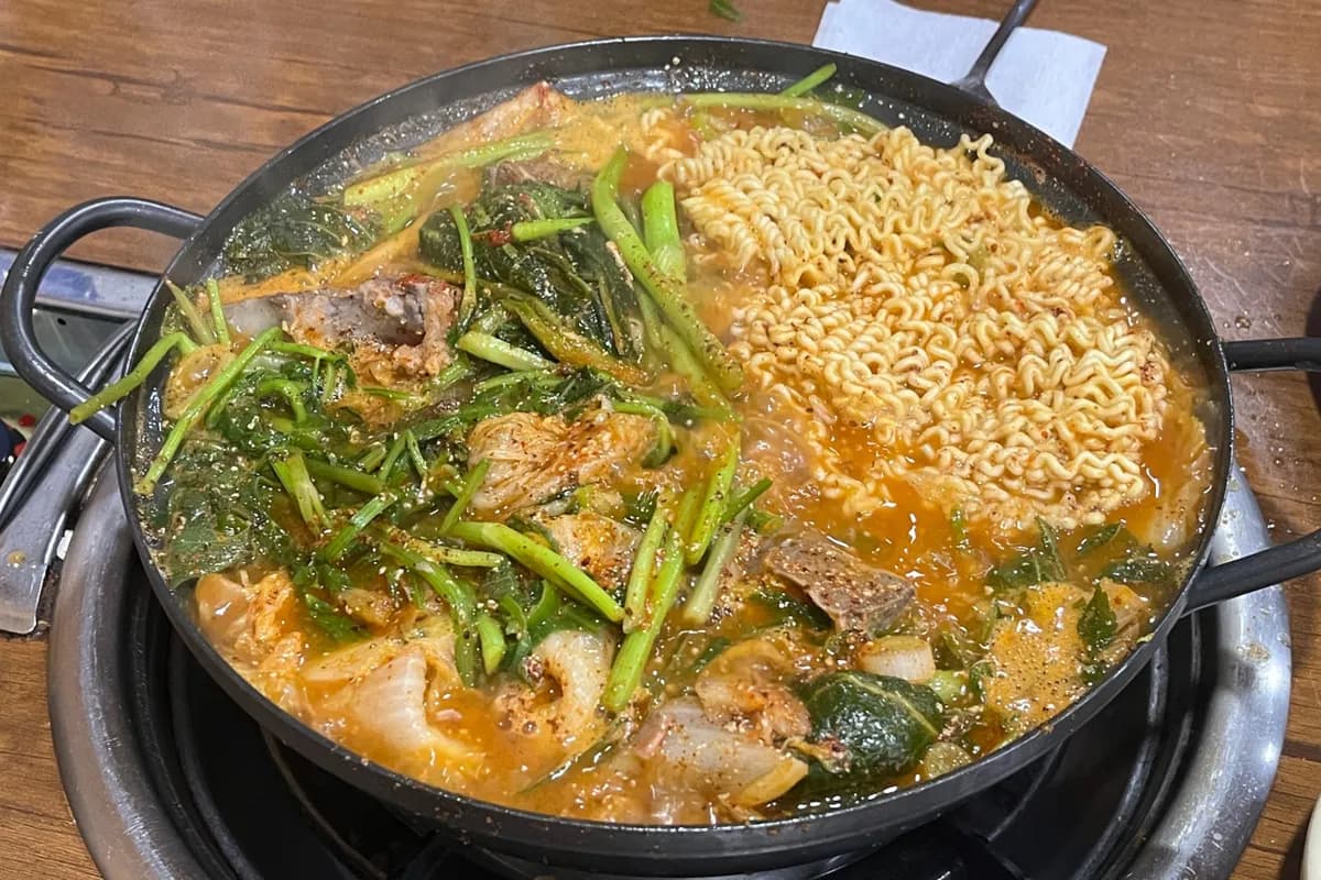 メニューは「カムジャタン」たったひとつのみ