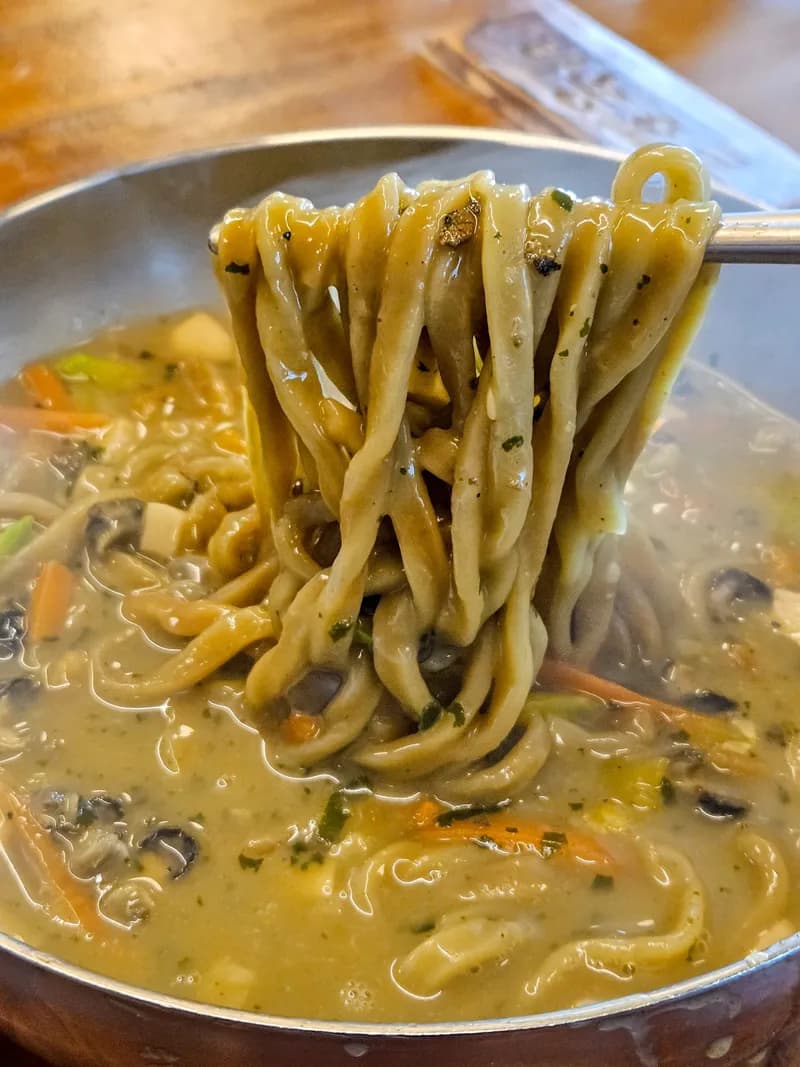 クボガイ入り手打ち麺