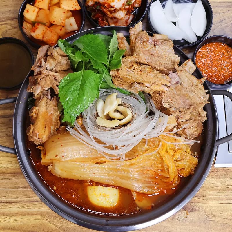 熟成キムチカムジャタン