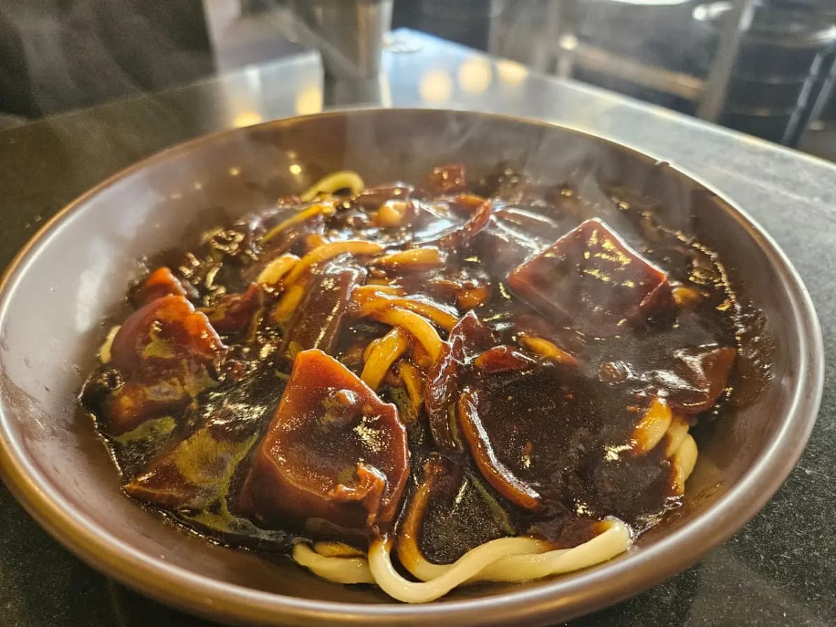 手打ちジャージャー麺