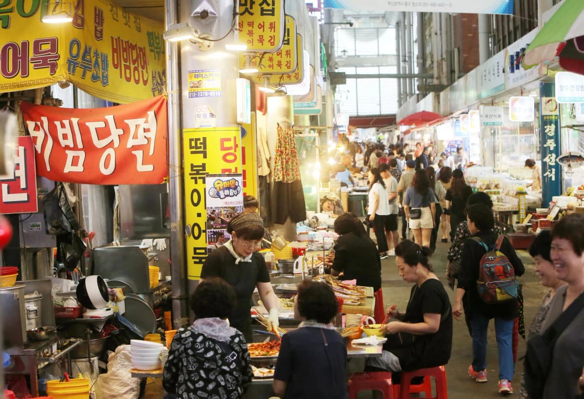 市場ならではのロマンを味わう