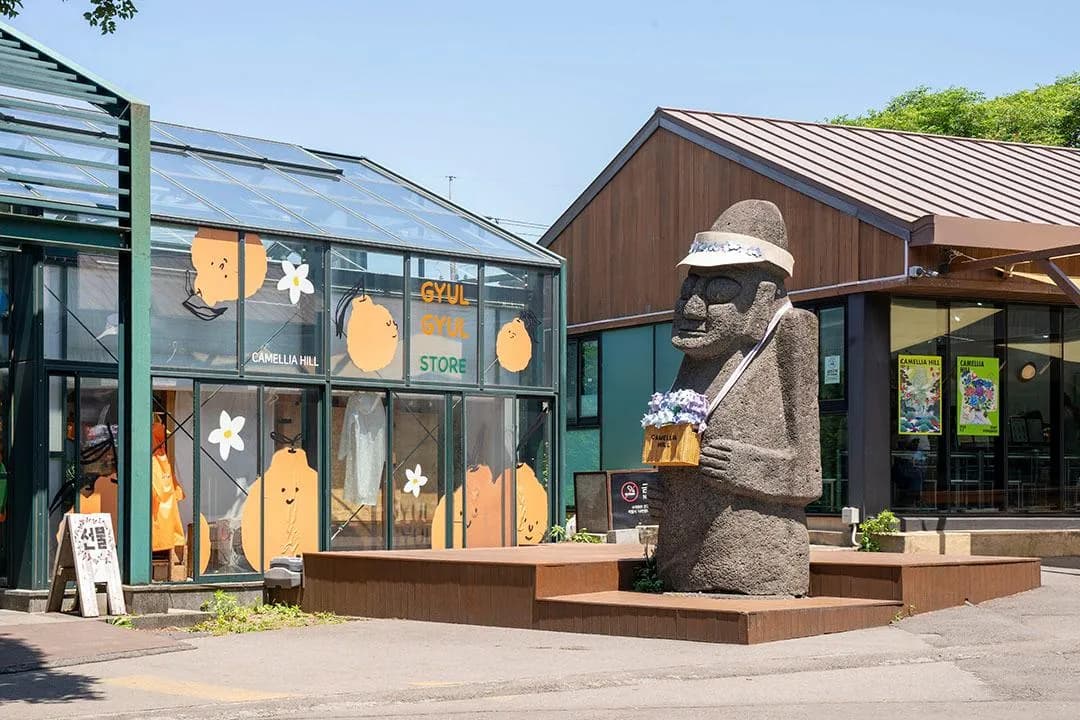 売店&カフェも満喫できる