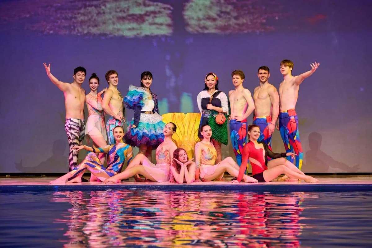 大迫力の水中パフォーマンスもお見逃しなく !