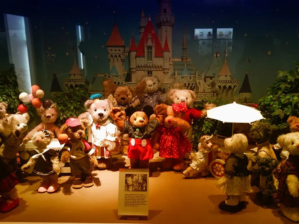 テディベアと巡る20世紀の歴史