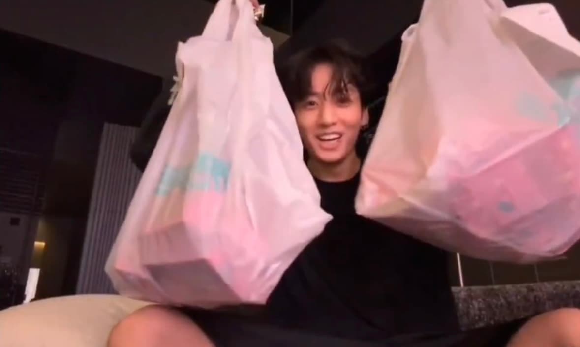 BTSのジョングク「1日1個開けてるのに」自分の名前が見つからず…